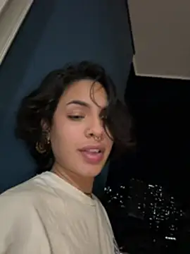 Chat +18 de Alice_surprise ao vivo