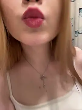 MarlboroWeb's Live XXX Chat