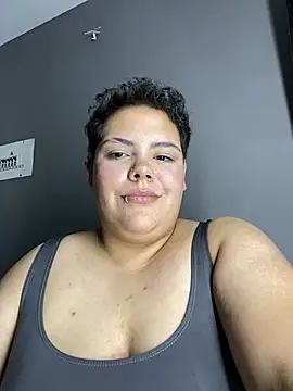 Chatroom XXX en direct de Hailey_Curvy