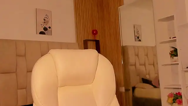 Shirley_NohatのライブXXXチャット