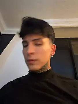 XXX chat uživo modela _Tomy08calderon