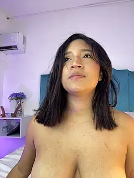 Chat +18 de Julieta_Vegaax ao vivo