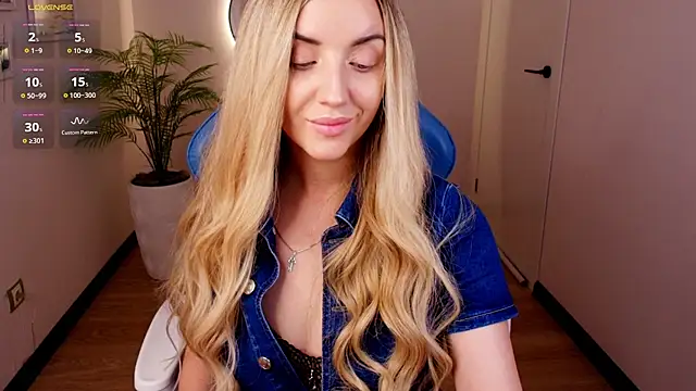 White_F0x's Live XXX Chat