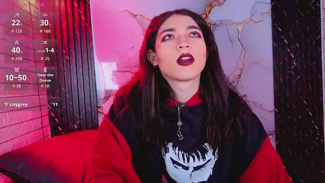 MaeveKuro's Live XXX Chat