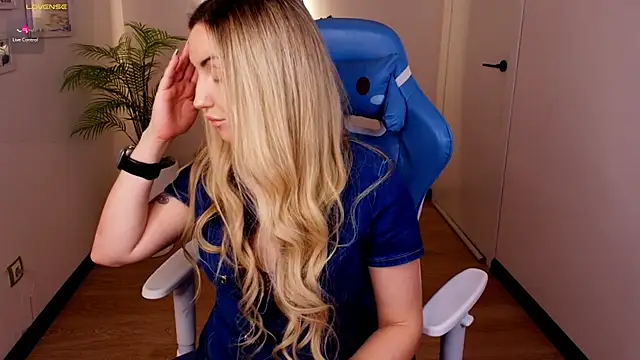 White_F0x Chat XXX in diretta
