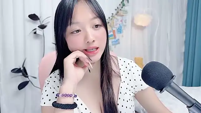 Winnie666999 现场XXX聊天