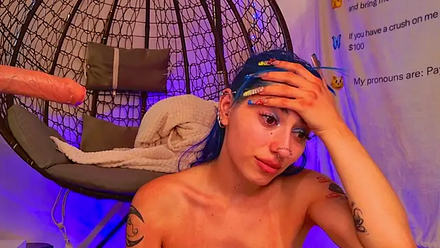 AriaVoss Adlı Modelin Canlı XXX Sohbeti