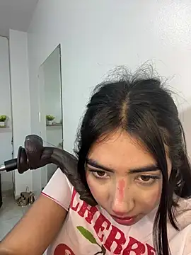 Chat +18 de cherry_skinnyy_ ao vivo