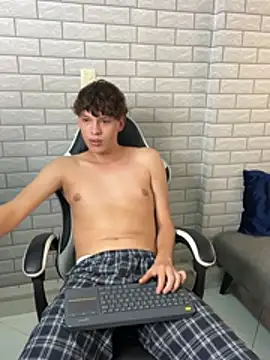Nicola_hard live XXX chat