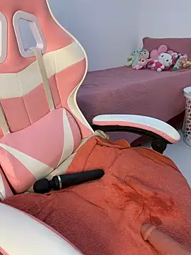 Chat +18 de itsclaiire ao vivo