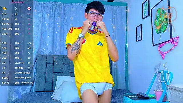 Chatroom XXX en direct de NicolasTorrez