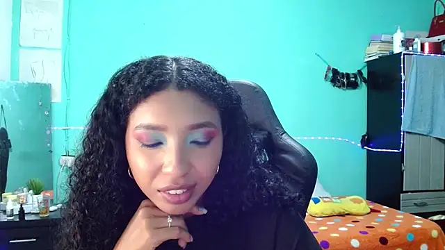 sensitive_brunette Chat XXX live