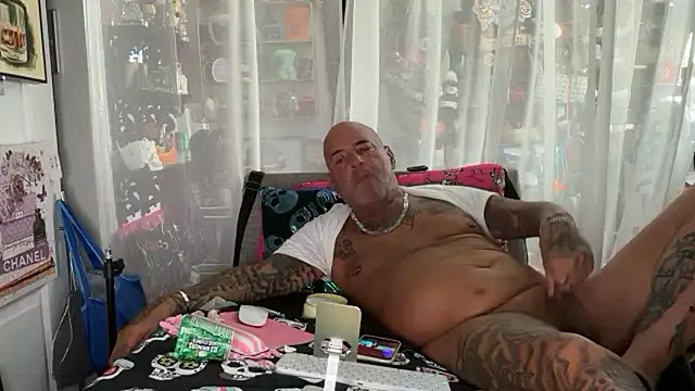 lovetatts64's Live XXX Chat