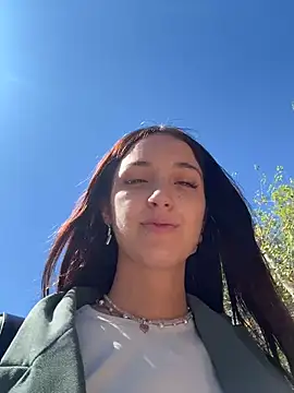 دردشة DollyTall الجنسية المباشرة