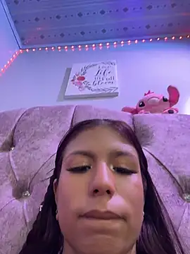 Chat +18 de FernnadaStone ao vivo