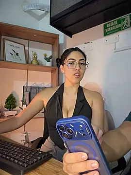 I_AM_SOPHIE_n Live XXX chat