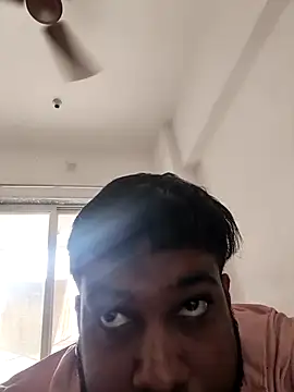 vinay_smalldick Adlı Modelin Canlı XXX Sohbeti