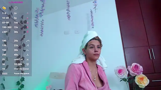 Sarabubbie 现场XXX聊天