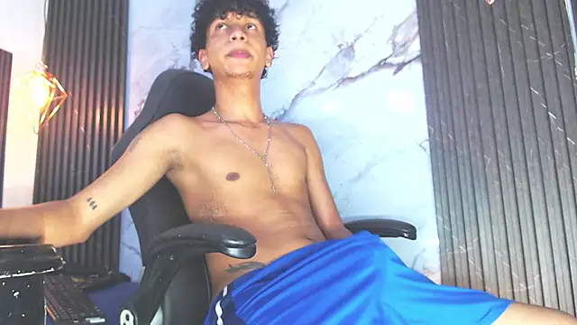 Chat XXX en directo de BlakeSttone