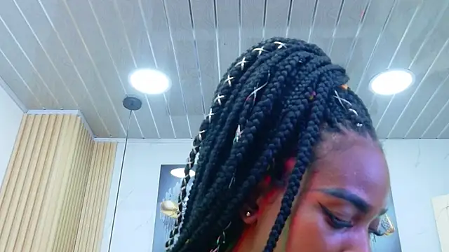 Chat +18 de EbonyCoWorker ao vivo