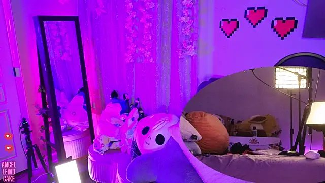 Chat +18 de Angel-Lewd-Cake ao vivo