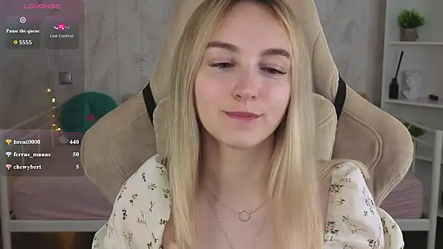 Shy_Pollyn Live XXX chat