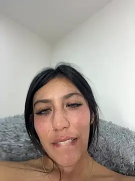 Chat XXX en directo de MiaJones21