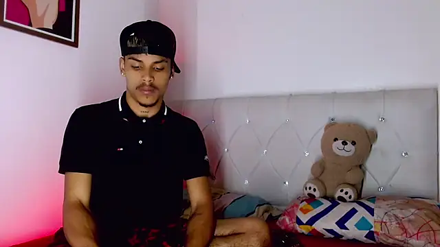 Angel_foxc13 élő XXX-chatje