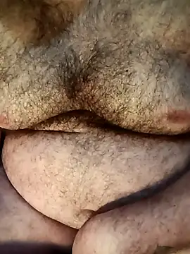 big__bearrr: διαδικτυακό σόου στην κάμερα