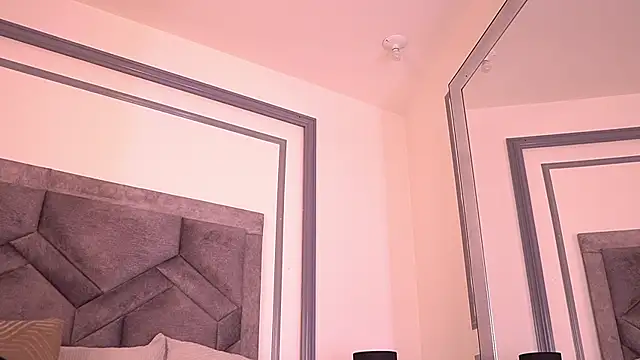 MiaKay1 Live XXX-chat