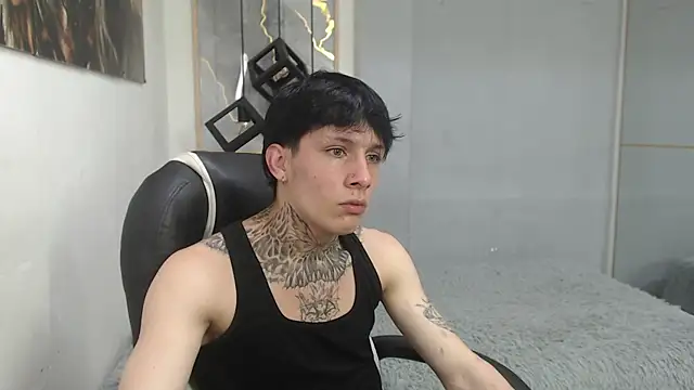 Chatroom XXX en direct de Cry_thereal