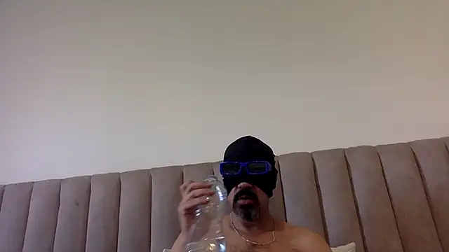 CaiBull live XXX chat