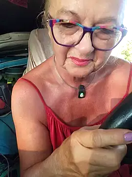 Chatroom XXX en direct de Hot-Muci