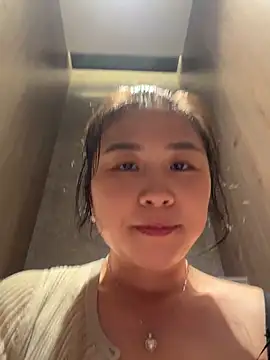 Iridessa-'s Live XXX Chat