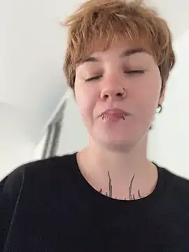 IceMur's Live XXX Chat