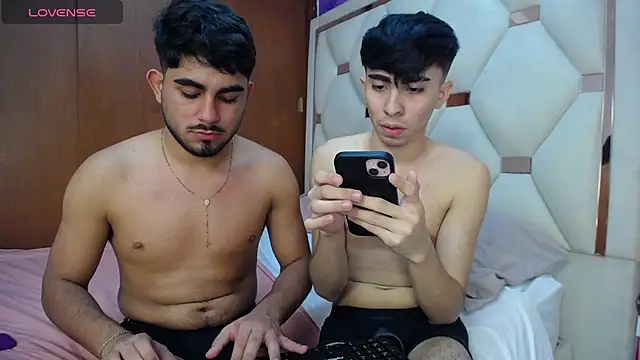 Michael_and_twinkk's Live XXX Chat