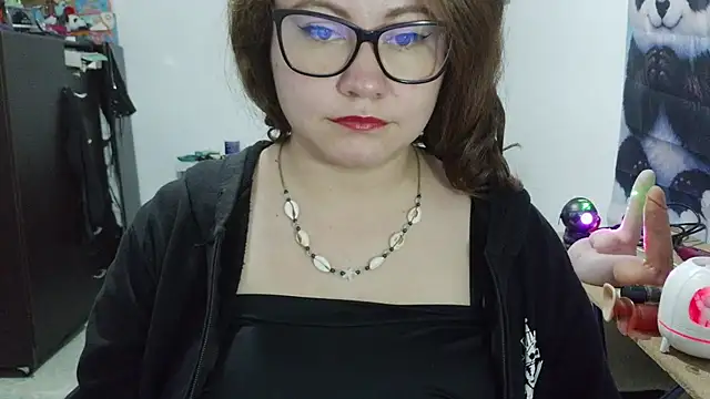 curly_greeneyed Adlı Modelin Canlı XXX Sohbeti