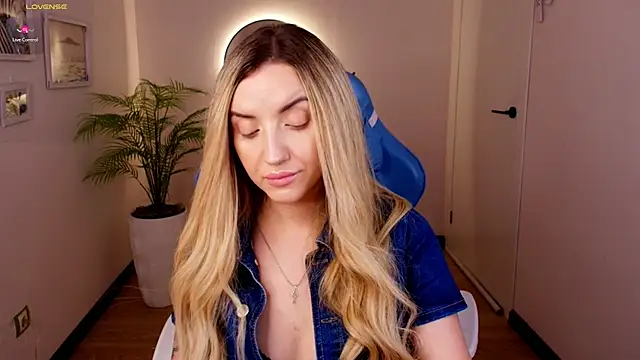 White_F0x live XXX chat