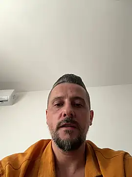 InsaneMattt 现场XXX聊天