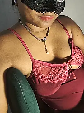 DIRTYSECRET_QUEEN_07 Adlı Modelin Canlı XXX Sohbeti