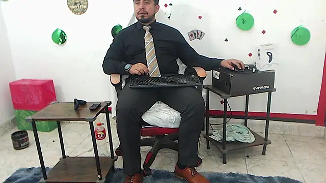 دردشة KalethBigDick الجنسية المباشرة