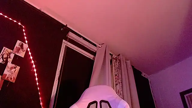 PervertedMissCloen Live XXX chat