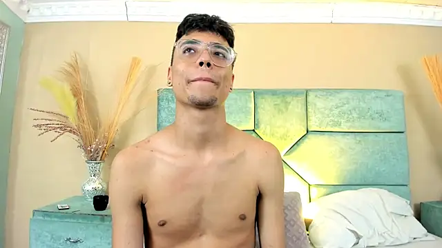 צ'אט XXX בשידור חי של DannTaylor