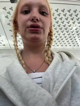 Czat XXX na żywo – Elfi_InPublic