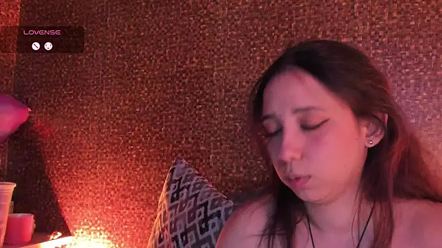 Apartment28's Live XXX Chat