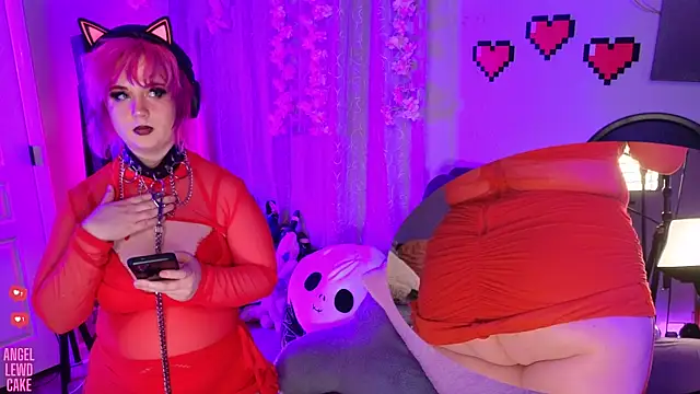 Angel-Lewd-Cake 现 场XXX聊天