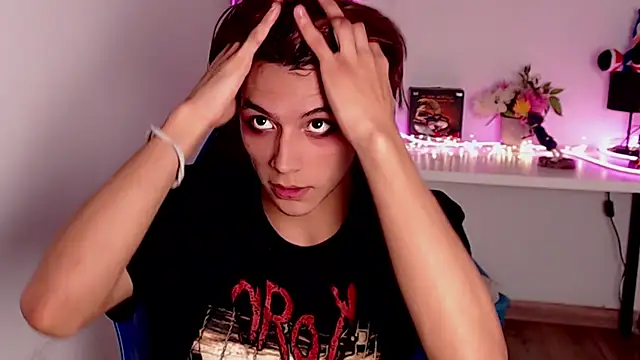 oli_dusk Adlı Modelin Canlı XXX Sohbeti