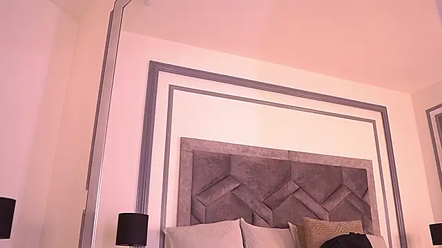 دردشة MiaKay1 الجنسية المباشرة