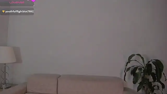 צ'אט XXX בשידור חי של Holly_velvett