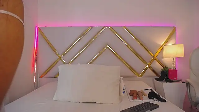 צ'אט XXX בשידור חי של laila_stilwiills